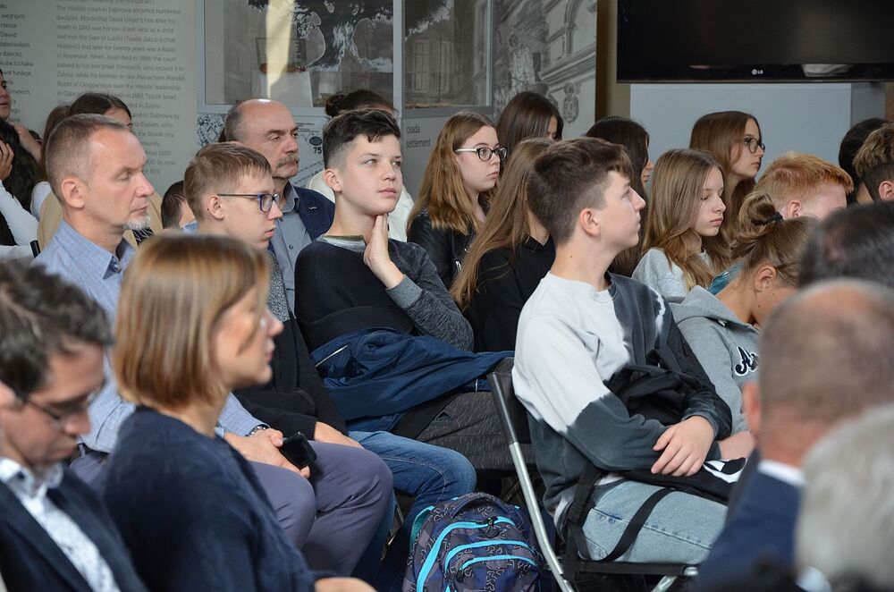 W Dąbrowie Tarnowskiej uczczono pamięć żydowskiej społeczności miasta. Fot. Janusz Ślęzak (IPN)