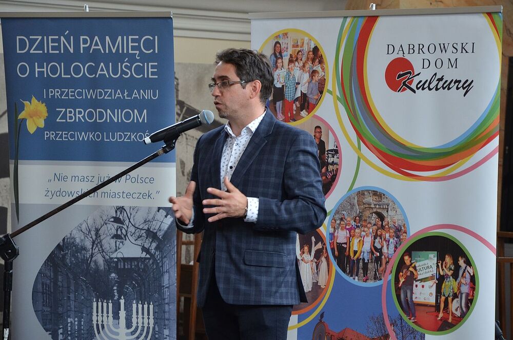 W Dąbrowie Tarnowskiej uczczono pamięć żydowskiej społeczności miasta. Fot. Janusz Ślęzak (IPN)