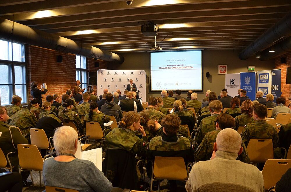 Kraków. Konferencja w 81. rocznicę śmierci marsz. Edwarda Śmigłego-Rydza. Fot. Janusz Ślęzak (IPN)