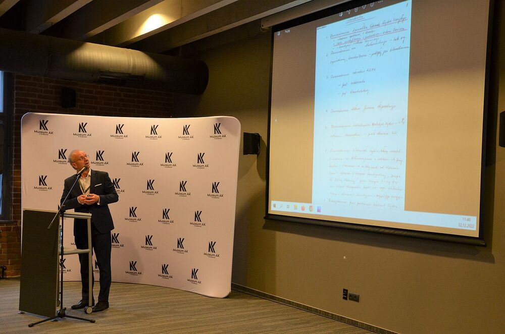 Kraków. Konferencja w 81. rocznicę śmierci marsz. Edwarda Śmigłego-Rydza. Fot. Janusz Ślęzak (IPN)