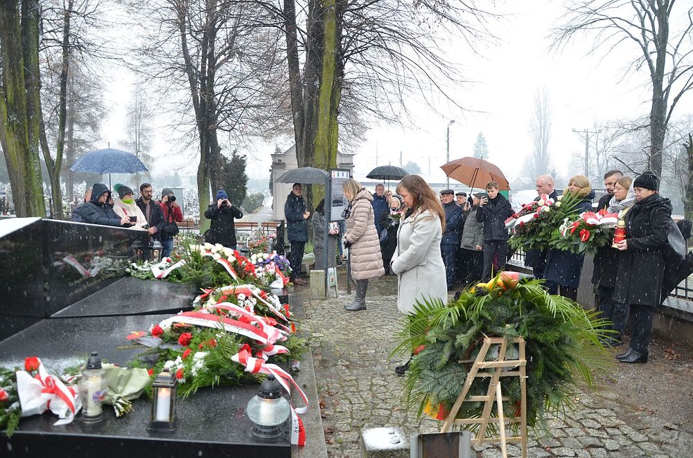 W Brzeszczach uczczono pamięć ofiar marszu śmierci z KL Auschwitz. Fot. Janusz Ślęzak (IPN)