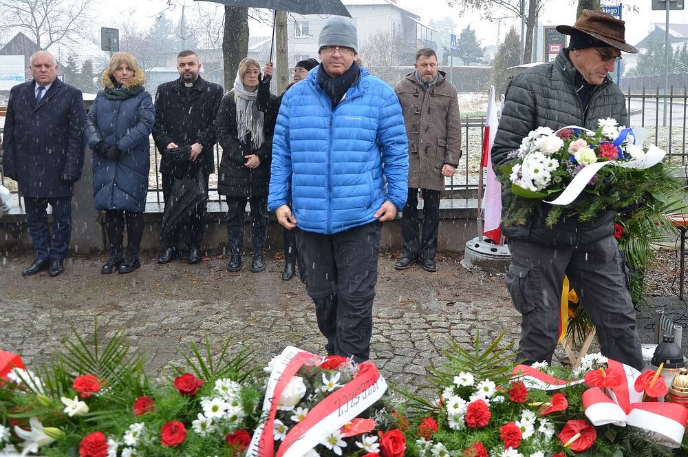 W Brzeszczach uczczono pamięć ofiar marszu śmierci z KL Auschwitz. Fot. Janusz Ślęzak (IPN)