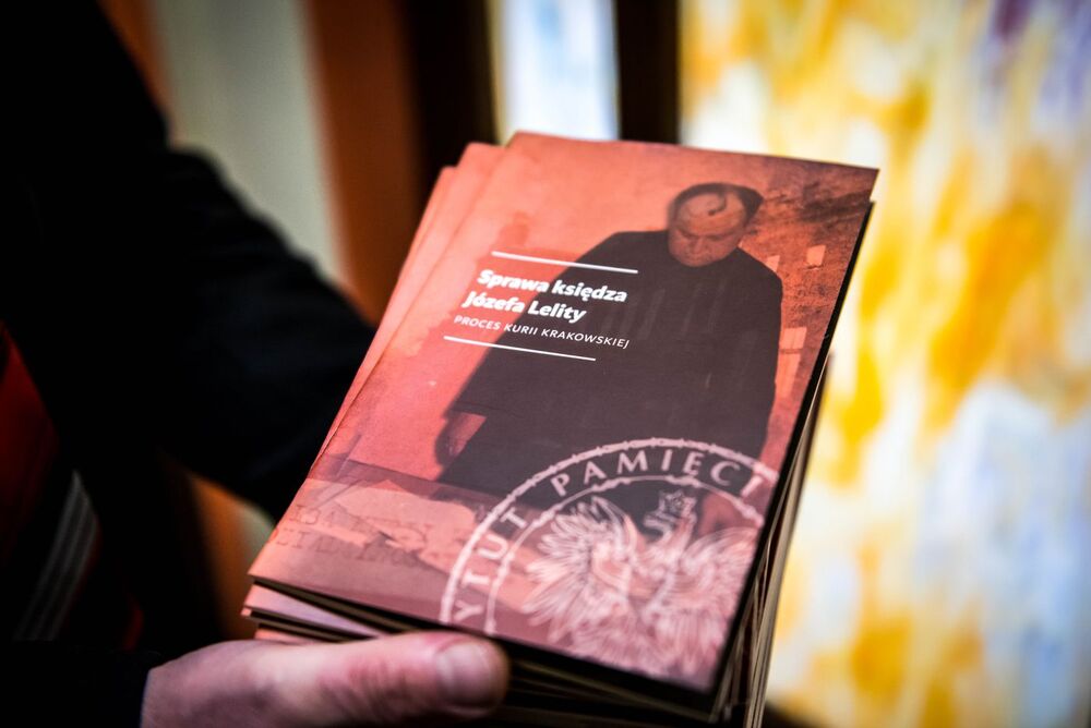 Nabożeństwo w intencji ks. Lelity, skazanego w procesie kurii krakowskiej. Fot. Agnieszka Masłowska (IPN)