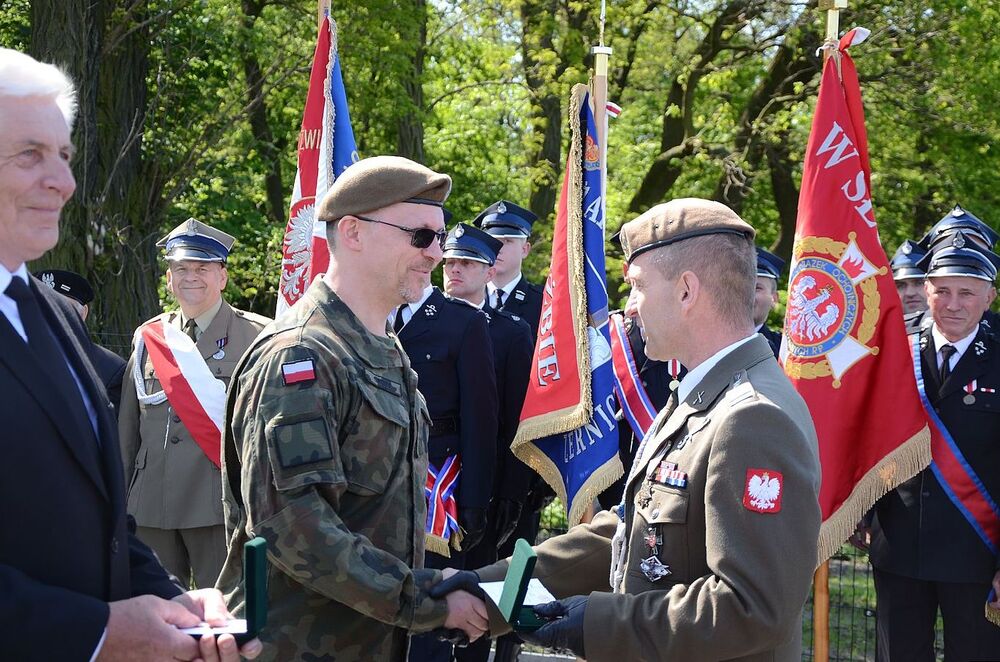 W Wierzbnie złożono hołd gen. Okulickiemu i cichociemnym. Fot. Janusz Ślęzak (IPN)