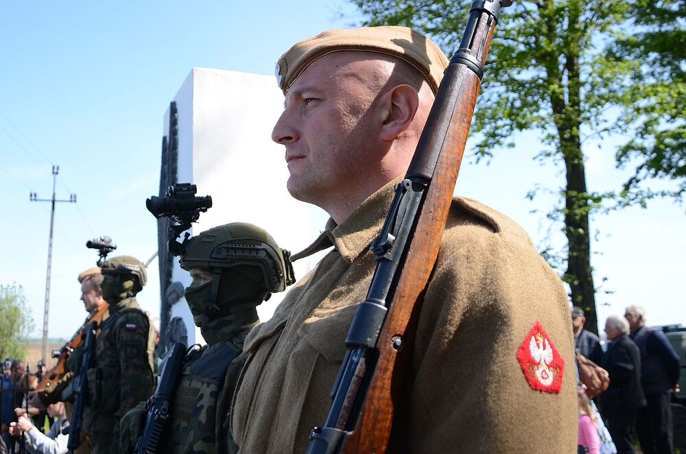 W Wierzbnie złożono hołd gen. Okulickiemu i cichociemnym. Fot. Janusz Ślęzak (IPN)