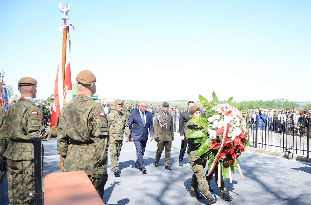 W Wierzbnie złożono hołd gen. Okulickiemu i cichociemnym. Fot. Janusz Ślęzak (IPN)