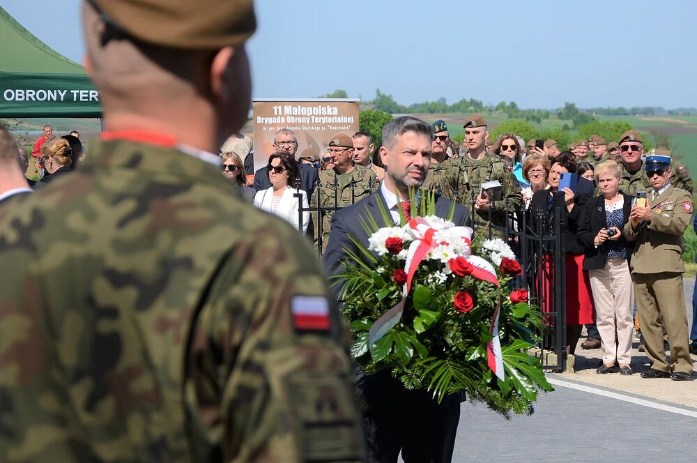 W Wierzbnie złożono hołd gen. Okulickiemu i cichociemnym. Fot. Janusz Ślęzak (IPN)