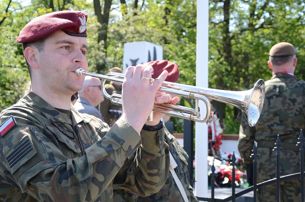 W Wierzbnie złożono hołd gen. Okulickiemu i cichociemnym. Fot. Janusz Ślęzak (IPN)