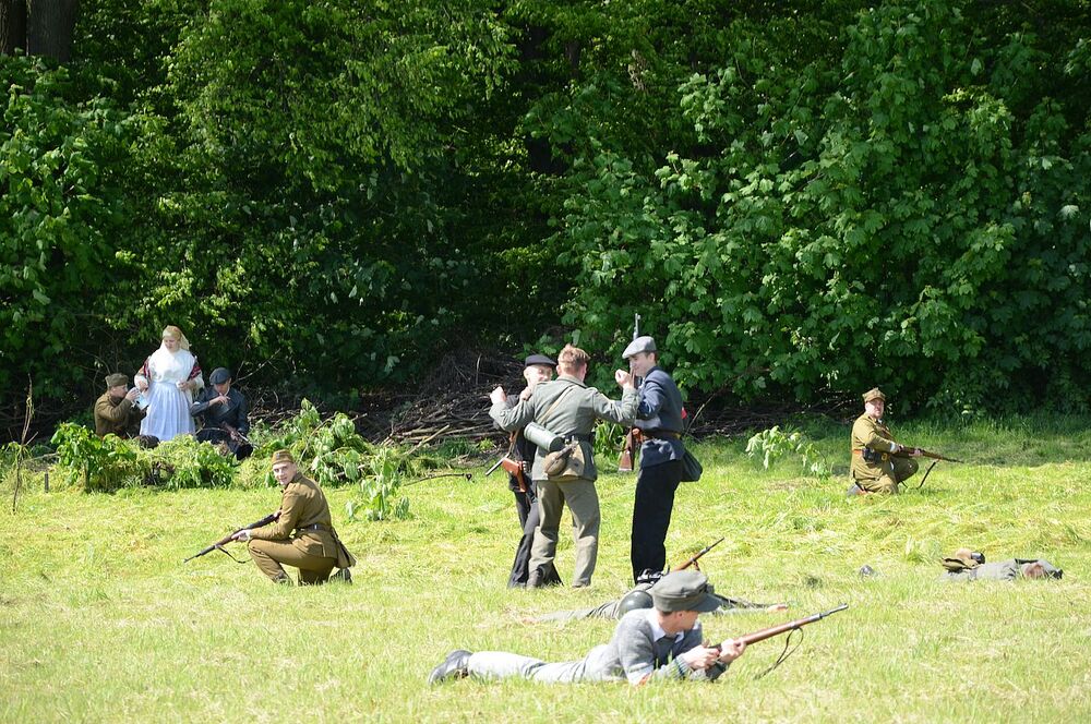 W Wierzbnie złożono hołd gen. Okulickiemu i cichociemnym. Fot. Janusz Ślęzak (IPN)