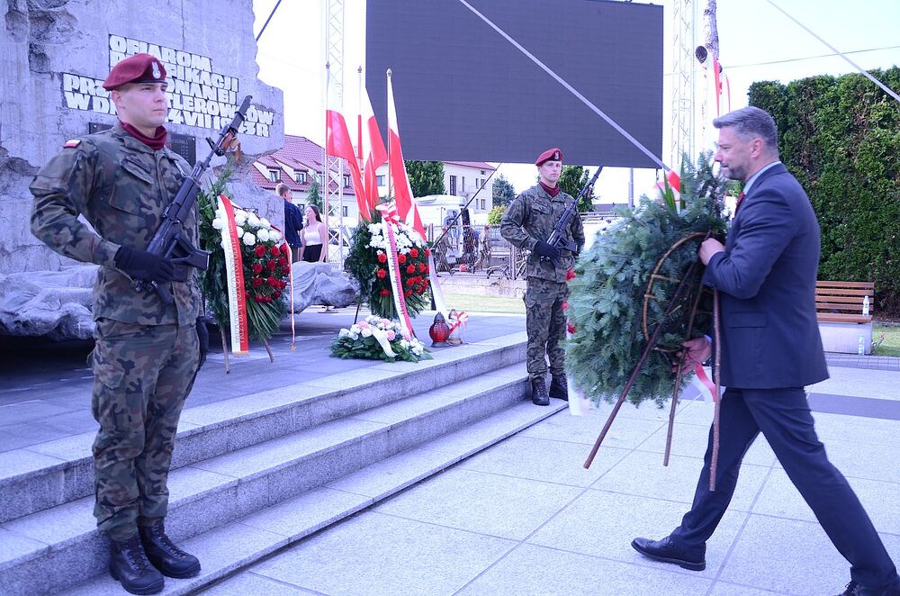 Uroczystości w Sułkowicach w związku z 80. rocznicą niemieckiej pacyfikacji miejscowości. Fot. Janusz Ślęzak (IPN)