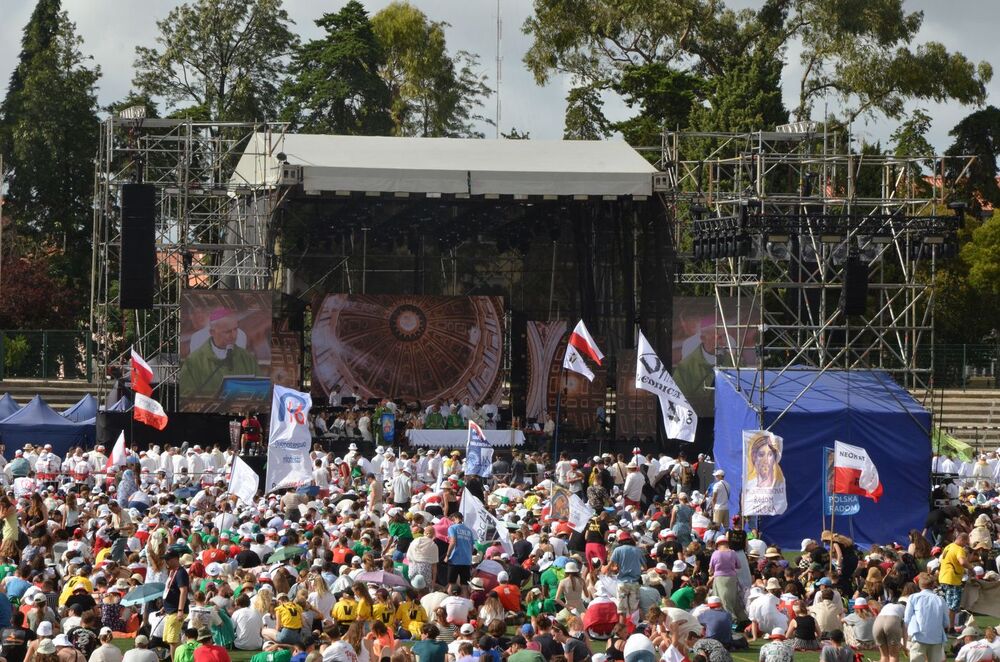 Wystawa IPN „Samarytanie z Markowej” na Światowych Dniach Młodzieży w Lizbonie. Fot. Cezary Pałka (IPN)