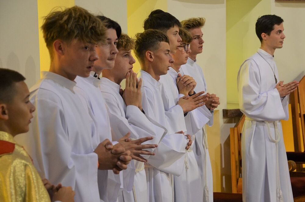 Odsłonięcie tablicy ks. Władysława Gurgacza w Tęgoborzu. Fot. Janusz Ślęzak (IPN)