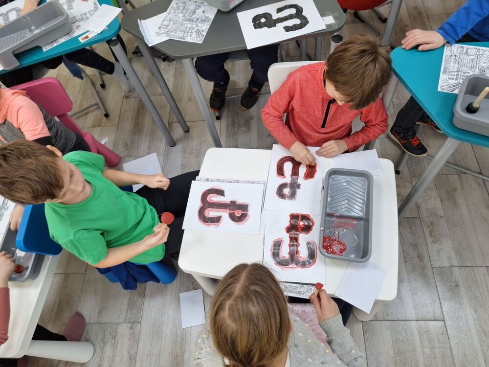Przystanek Historia Budapeszt. Warsztaty „Jeszcze Polska nie zginęła” dla najmłodszych. Fot. Janusz Ślęzak (IPN)