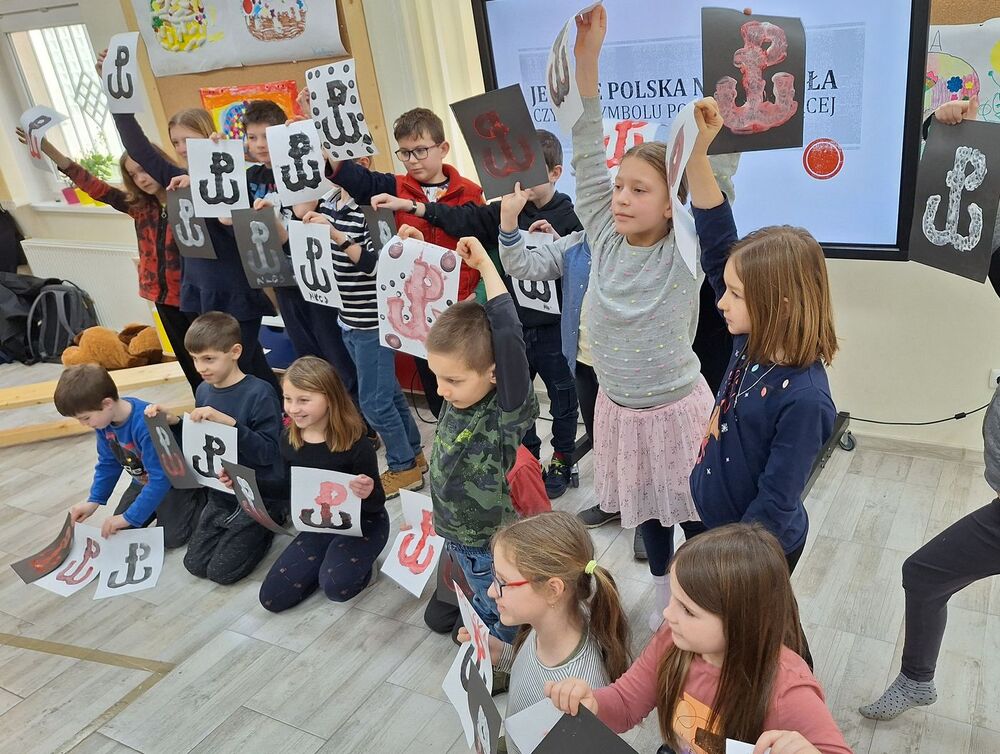 Przystanek Historia Budapeszt. Warsztaty „Jeszcze Polska nie zginęła” dla najmłodszych. Fot. Janusz Ślęzak (IPN)