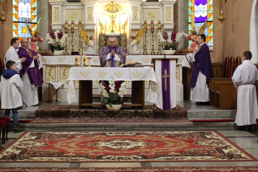 Poświęcono nowy nagrobek Żołnierza Wyklętego, Jana Sałapatka „Orła”. Fot. Maria Konieczna (IPN)