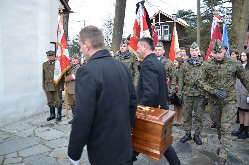 Uroczystości pogrzebowe Józefa Orkisza „Lotnego”. Fot. Janusz Ślęzak (IPN)