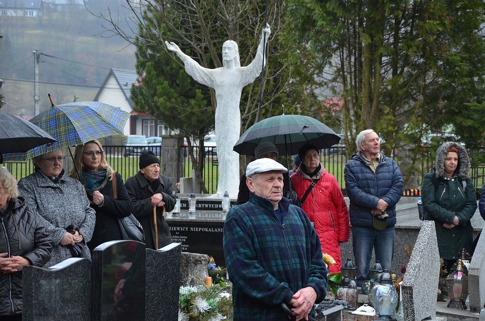 Uroczystości pogrzebowe Józefa Orkisza „Lotnego”. Fot. Janusz Ślęzak (IPN)