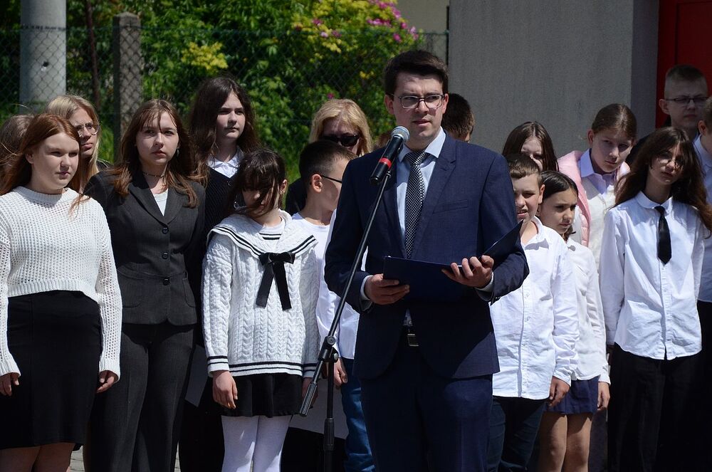 W Makocicach odsłonięto tablicę upamiętniającą zrzut cichociemnych. Fot. Janusz Ślęzak (IPN)