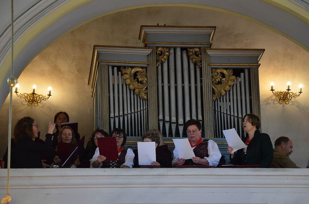 Uroczystość odsłonięcia tablicy chor. Stanisława Kućmierza w Jerzmanowicach. Fot. Janusz Ślęzak (IPN)