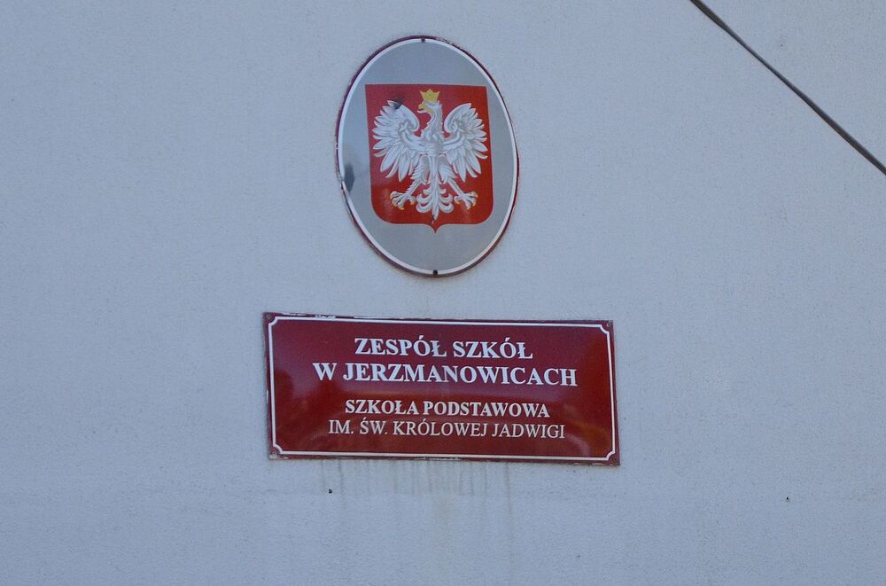 Uroczystość odsłonięcia tablicy chor. Stanisława Kućmierza w Jerzmanowicach. Fot. Janusz Ślęzak (IPN)
