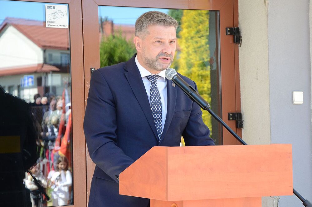 Uroczystość odsłonięcia tablicy chor. Stanisława Kućmierza w Jerzmanowicach. Fot. Janusz Ślęzak (IPN)