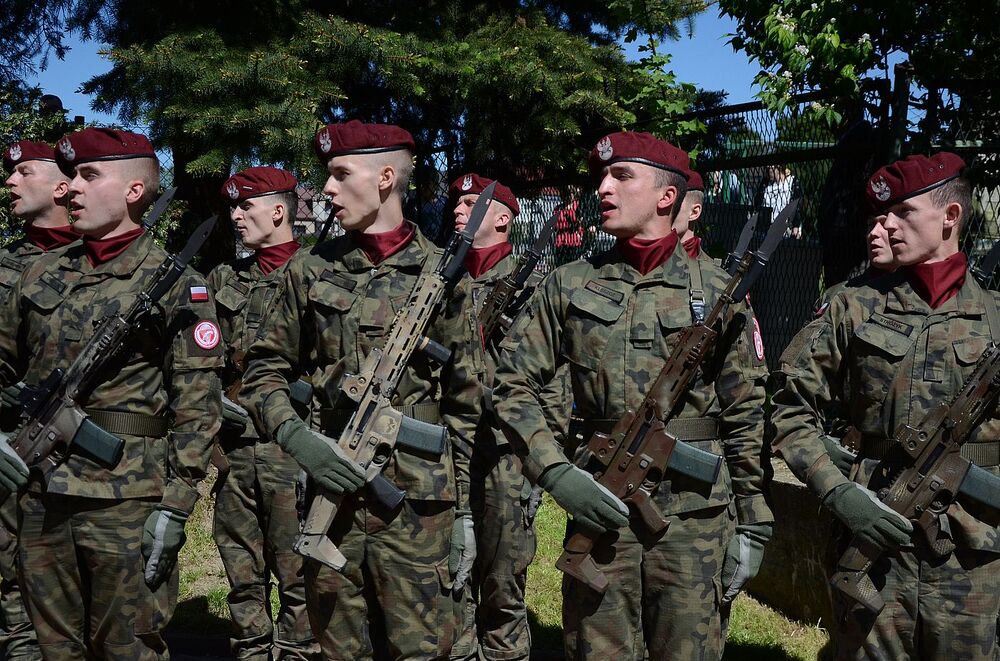 Uroczystość odsłonięcia tablicy chor. Stanisława Kućmierza w Jerzmanowicach. Fot. Janusz Ślęzak (IPN)