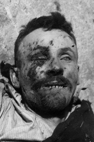 zabity przez funkcjonariuszy PUBP we Włodawie żołnierz grupy &quot;Żelaznego&quot; Ignacy Zalewski - fot. 12.02.1951 r.