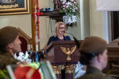 Podczas pogrzebu przemawiała Małgorzata Gosiewska, wicemarszałek Sejmu RP. Fot. Dawid Florczak/IPN Lublin