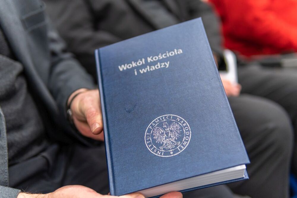 Jubileusz ks. prof. Zygmunta Zielińskiego połączony z wręczeniem księgi pamiątkowej „Wokół Kościoła i władzy. Studia dedykowane...” – Lublin, 16 grudnia 2021. Fot. Dawid Florczak/IPN Lublin