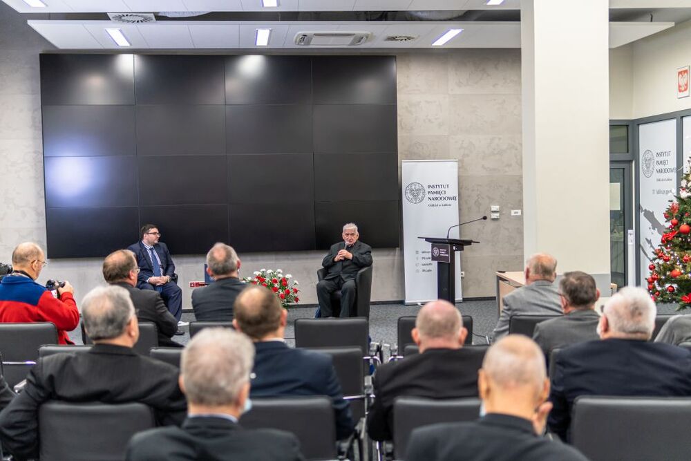 Jubileusz ks. prof. Zygmunta Zielińskiego połączony z wręczeniem księgi pamiątkowej „Wokół Kościoła i władzy. Studia dedykowane...” – Lublin, 16 grudnia 2021. Fot. Dawid Florczak/IPN Lublin
