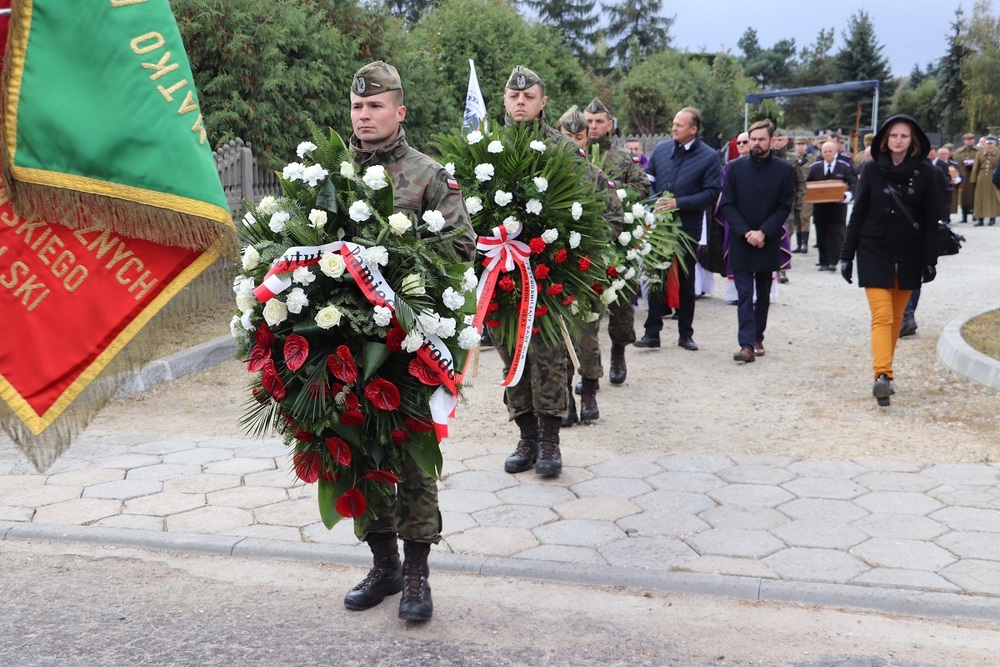 Uroczystości pogrzebowe 8 nieznanych żołnierzy Wielkopolskiej Samodzielnej Grupy Ochotniczej „WARTA” - Odolanów 12.10.2021 r.