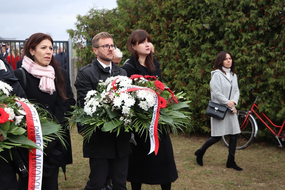 Uroczystości pogrzebowe 8 nieznanych żołnierzy Wielkopolskiej Samodzielnej Grupy Ochotniczej „WARTA” - Odolanów 12.10.2021 r.
