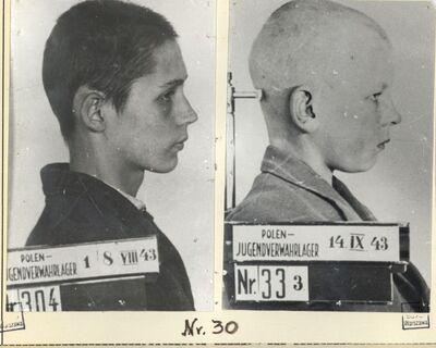 Fotografie wykonane dla potrzeb ewidencji więźniów obozu przy ul. Przemysłowej w Łodzi, 1943 r. (AIPN Łd, 503/106, t. 25, k. 14/2–3)