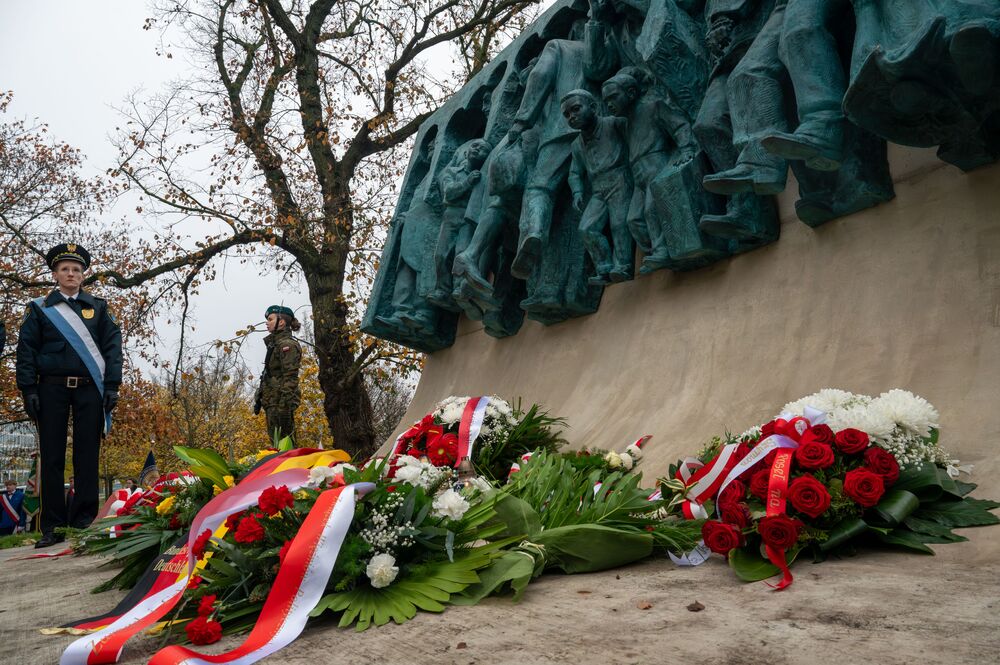 Odsłonięcie Pomnika Wypędzonych Wielkopolan. Fot. Urząd Miasta Poznania