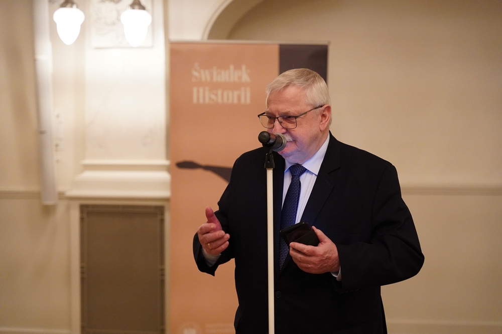 W imieniu odznaczonych przemawia Tadeusz Kieliszewski. Fot. Bartosz Kochański IPN