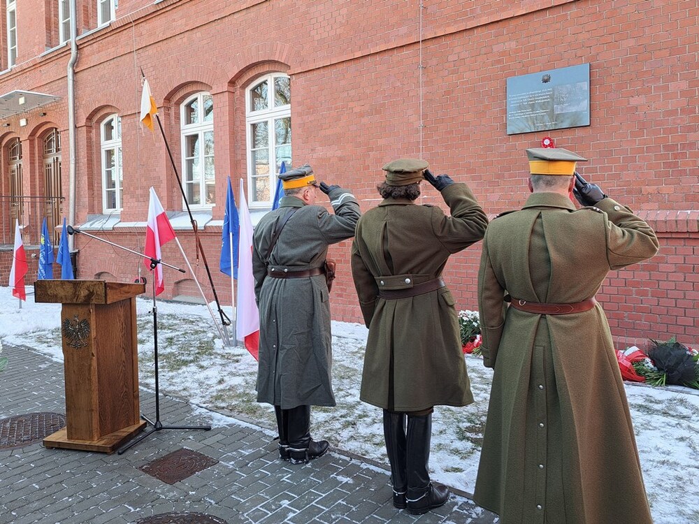 Odsłonięcie tablicy upamiętniającej 17 Pułk Ułanów Wielkopolskich – Gniezno, 14 lutego 2025. Fot. Marta Sankiewicz IPN