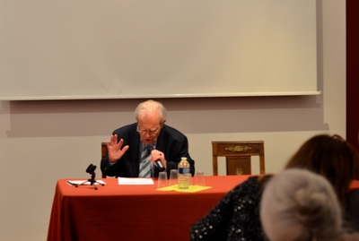 Przemawia dyrektor Biblioteki Polskiej w Paryżu C. Pierre Zaleski