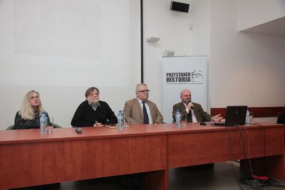 Rozmowa wspomnieniowa „Arystokraci w sowieckiej niewoli”. Od lewej: Joanna Sypuła-Gliwa, Marek Miller, Mikołaj Wolski, Marcin Schirmer