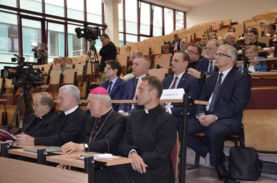 Konferencja poświęcona świadkom historii abp. Ignacemu Tokarczukowi i bp. Edwardowi Frankowskiemu