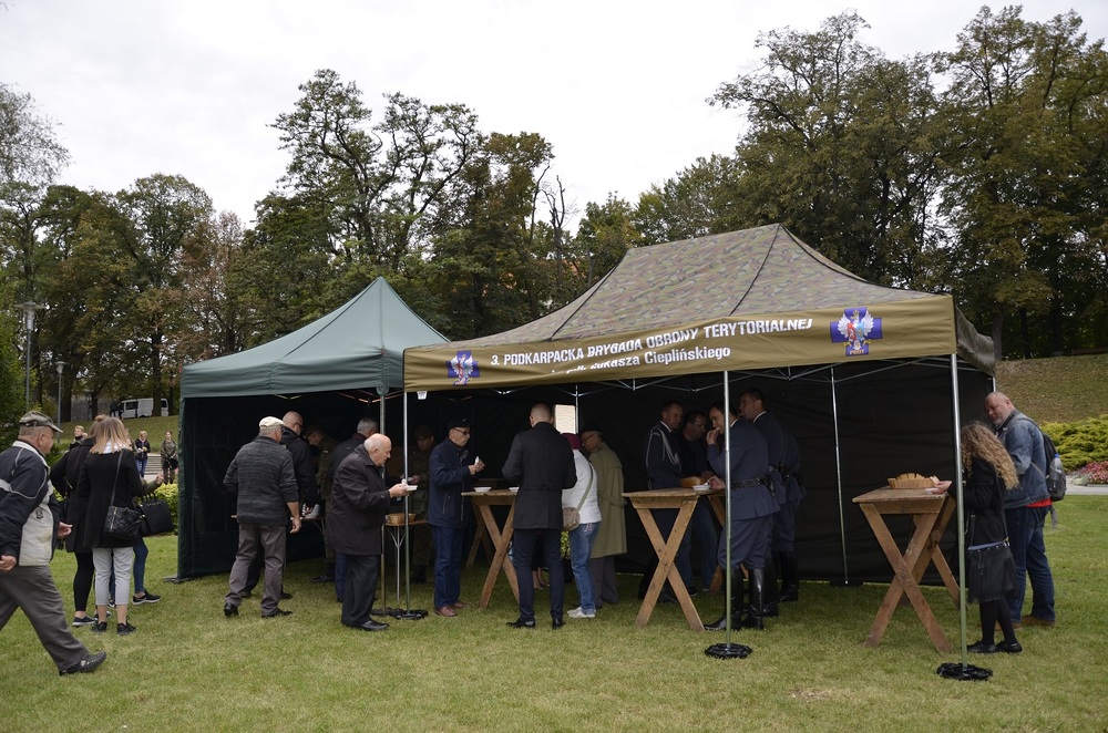 Piknik wojskowy z okazji 79. rocznicy powstania Polskiego Państwa Podziemnego oraz święta Wojsk Obrony Terytorialnej.