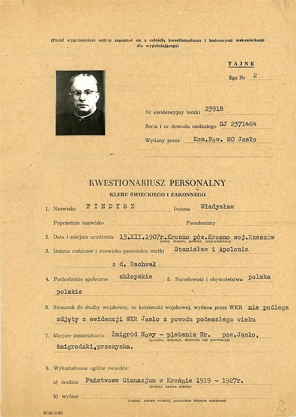 Kwestionariusz personalny ks. Władysława Findysza /fragment/ opracowany przez Referat ds. Bezpieczeństwa KPMO w Jaśle IPN-Rz-052/400, k. 2, 8