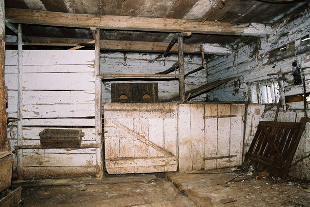 Dom rodzinny i zabudowania gospodarcze Czajkowskich w Zręcinie koło Krosna nad Wisłokiem. Fot. Igor Witowicz.