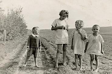 Dzieci Ulmów. Od lewej: Franuś, Stasia, Basia i Władziu.