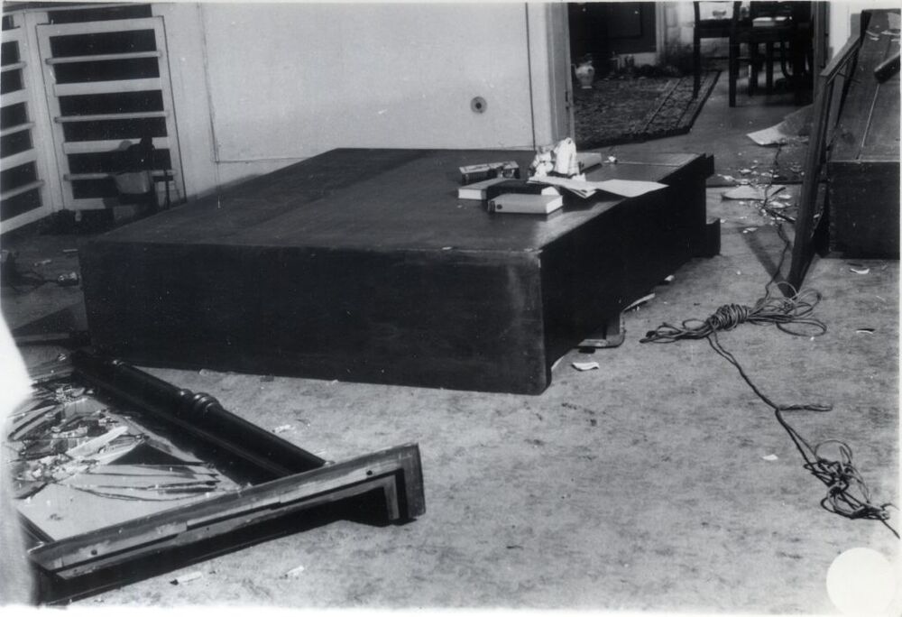 Zniszczenia wewnątrz konsulatu ZSRS (IPN Sz 009/1460)