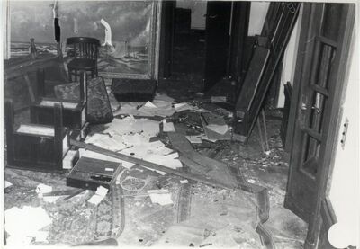 Zniszczenia wewnątrz konsulatu ZSRS (IPN Sz 009/1460)