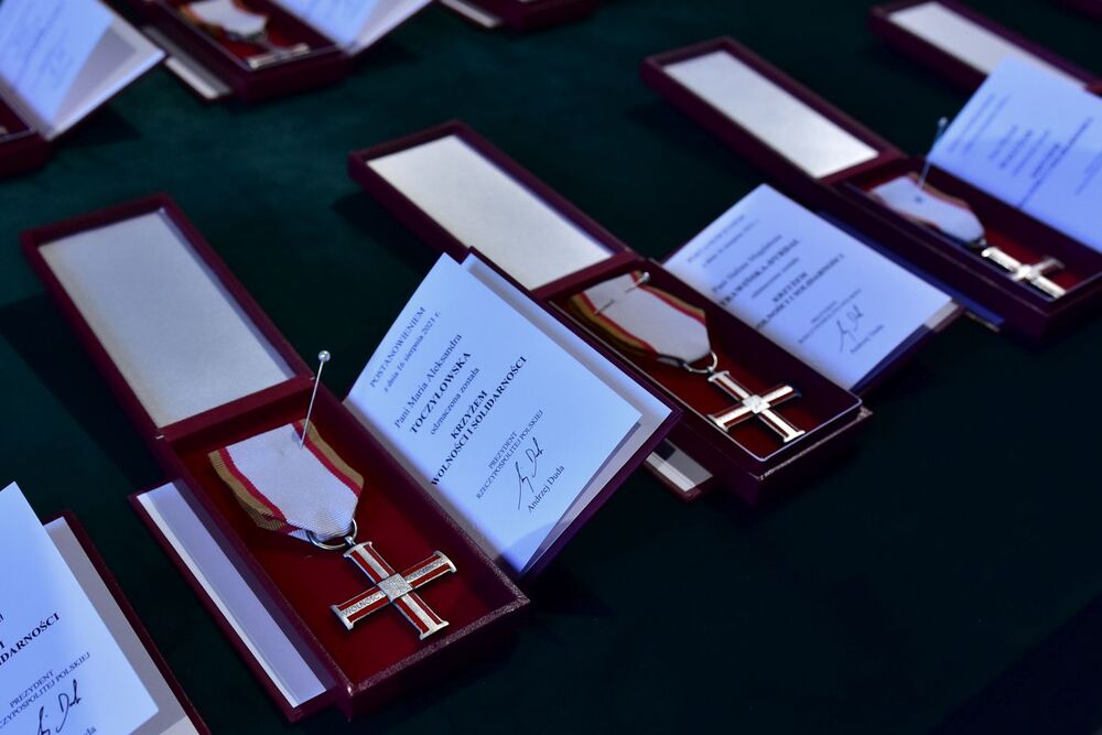 Uroczystość wręczenia Krzyży Wolności i Solidarności działaczom opozycji antykomunistycznej z lat 1956–1989 – Szczecin, 4 maja 2022. Fot. Marcin Manowski (IPN)