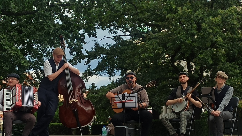 „Na odsiecz powstańczej Warszawie” – ekspozycja IPN i stoisko edukacyjne na Skwerze Hoovera – Warszawa, 1 sierpnia 2025