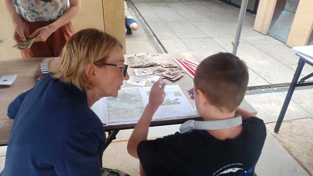 „Na odsiecz powstańczej Warszawie” – ekspozycja IPN i stoisko edukacyjne na Skwerze Hoovera – Warszawa, 1 sierpnia 2025