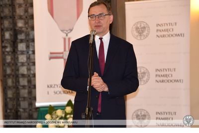Prezes IPN dr Jarosław Szarek podczas wręczenie Nagrody IPN „Świadek Historii”