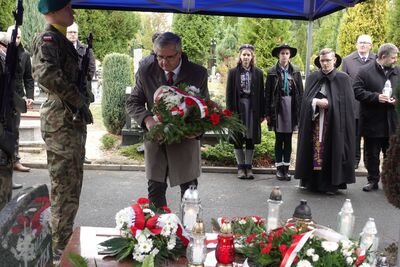 Uroczystość oznaczenia znakiem pamięci Tobie Polsko grobu weterana Pawła Skrzypulca w Opolu